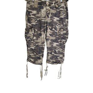 Y2K GLO Camo Floral Embroidered Capris size 11 Juniors